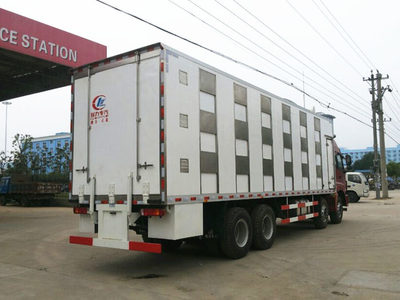 福田欧曼前四后八畜禽运输车