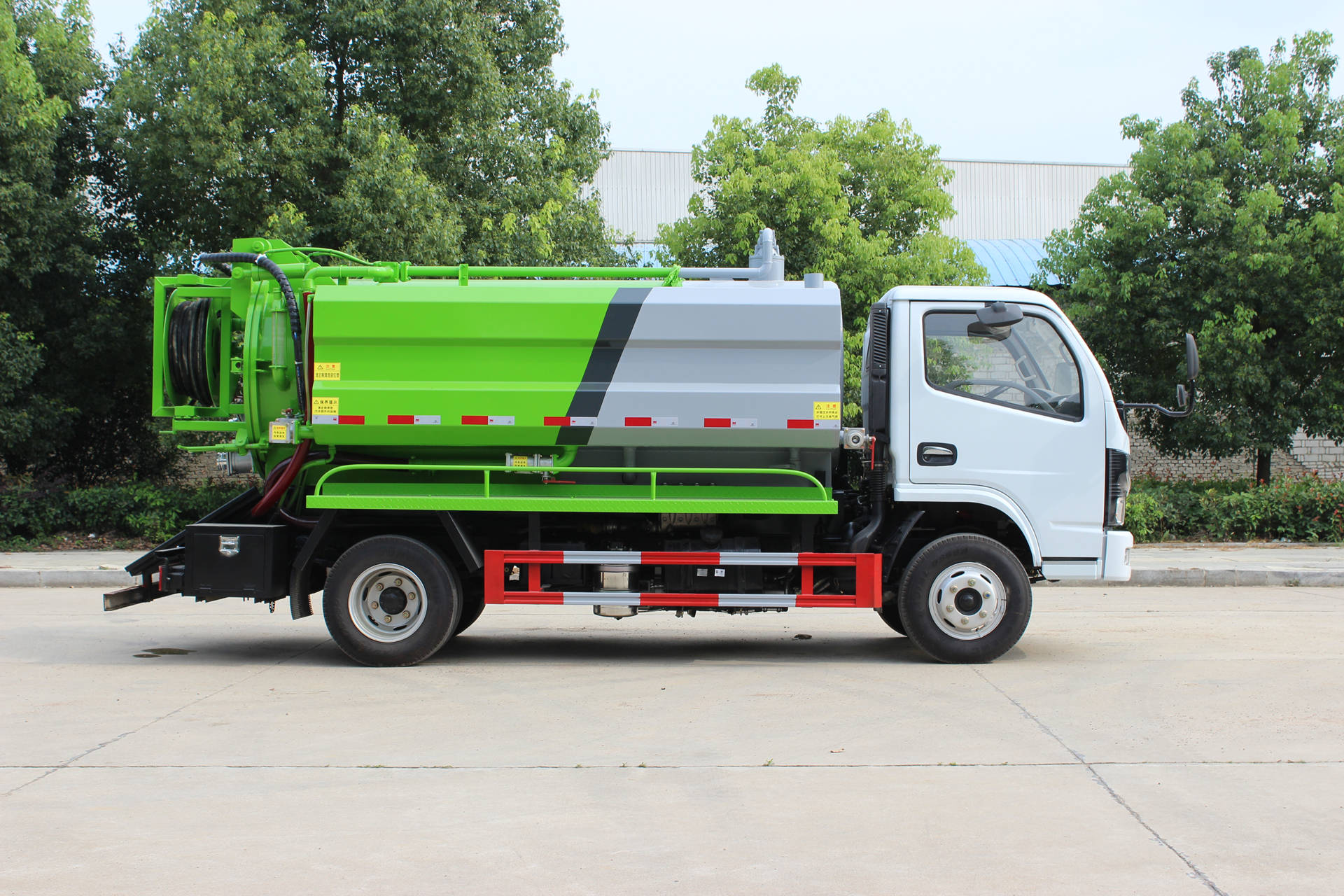 今日推荐 国六6方清洗吸污车与冷藏车，长期现车供应